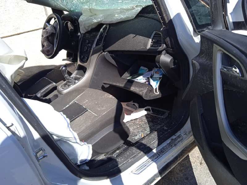 opel astra j lim. del año 2011