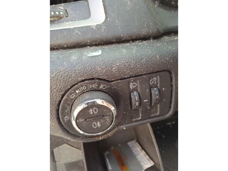 opel astra j lim. del año 2011