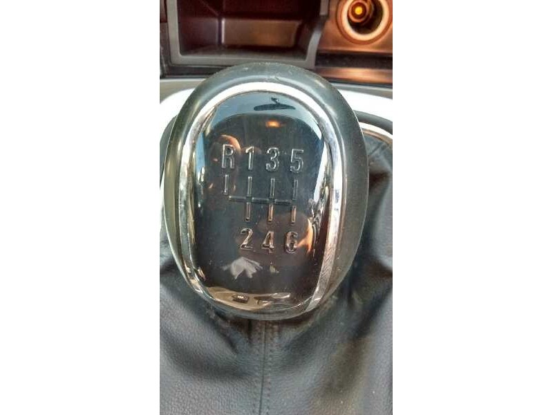 opel insignia berlina del año 2011