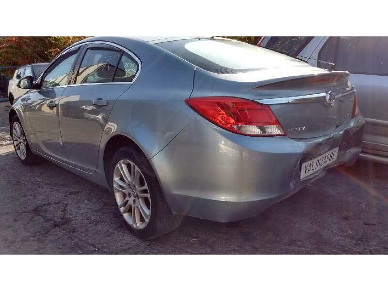 opel insignia berlina del año 2011