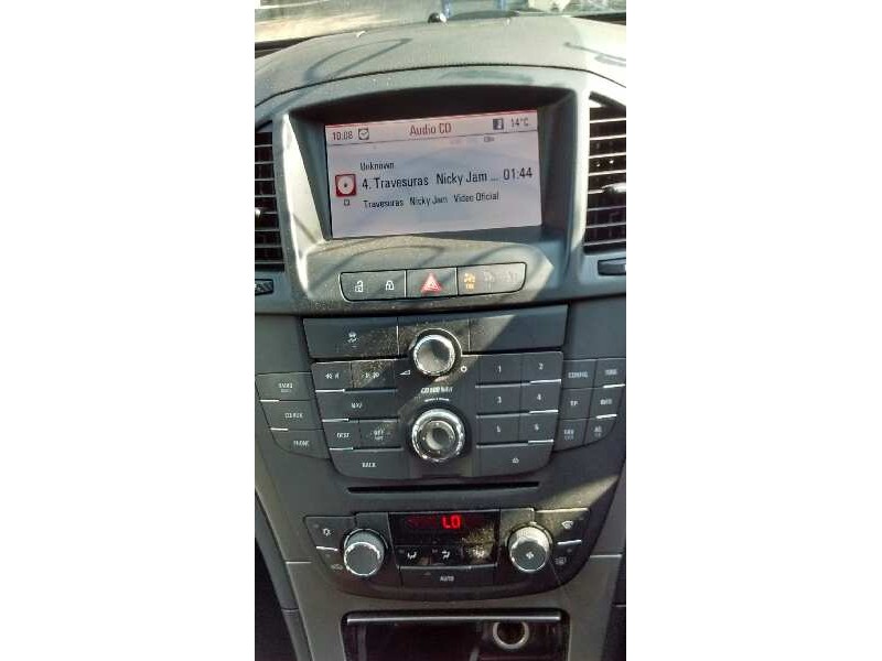 opel insignia berlina del año 2011