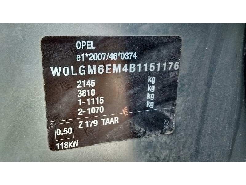 opel insignia berlina del año 2011