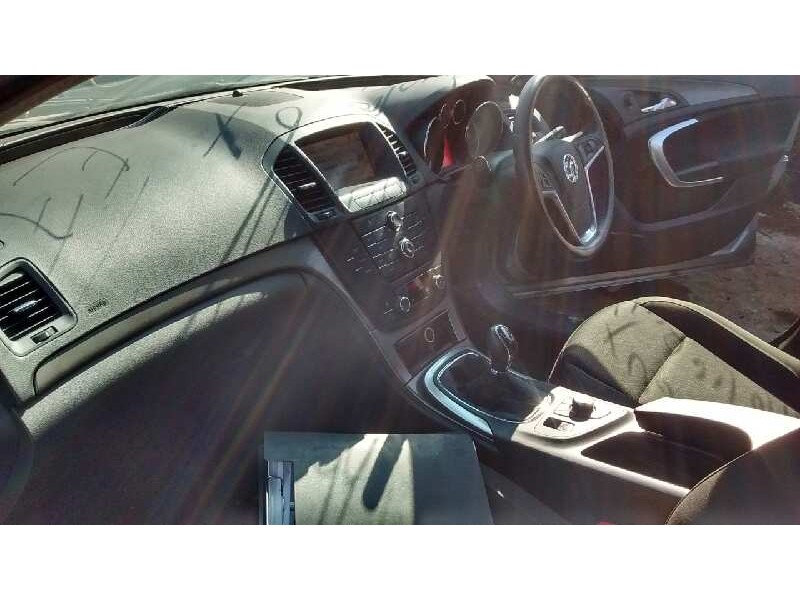 opel insignia berlina del año 2011