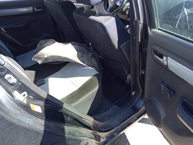 suzuki swift berlina (mz) del año 2010