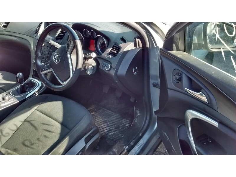 opel insignia berlina del año 2011