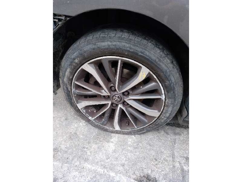 toyota avensis del año 2016