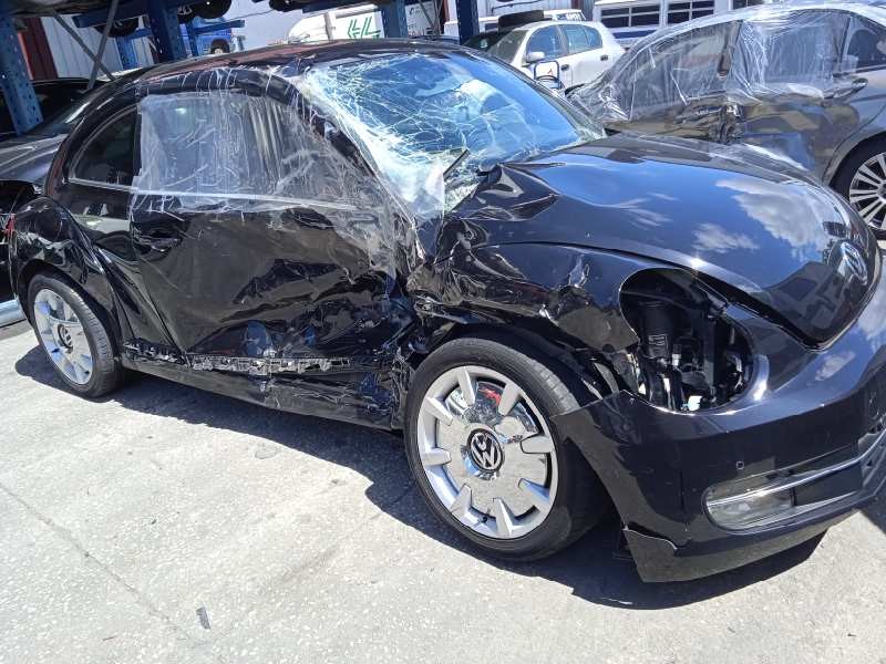 volkswagen beetle del año 2014