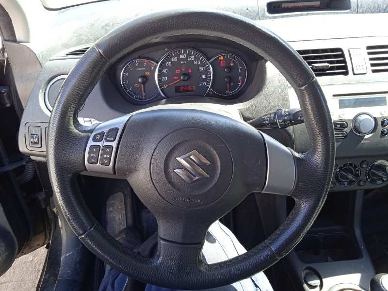 suzuki swift berlina (mz) del año 2010