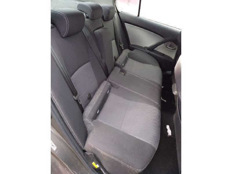 toyota avensis del año 2016