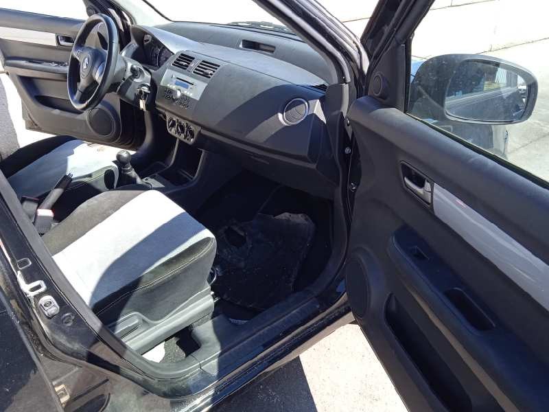 suzuki swift berlina (mz) del año 2010