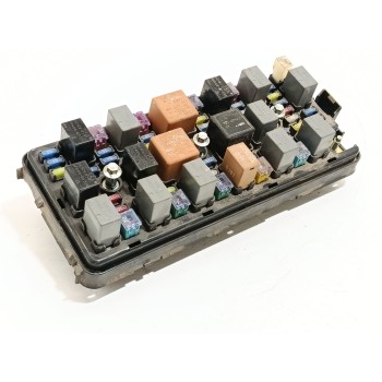 CAJA RELES / FUSIBLES 95037413 