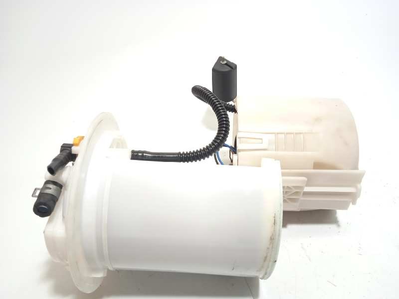 Recambio de bomba combustible para toyota auris sol referencia OEM IAM 7702002200  