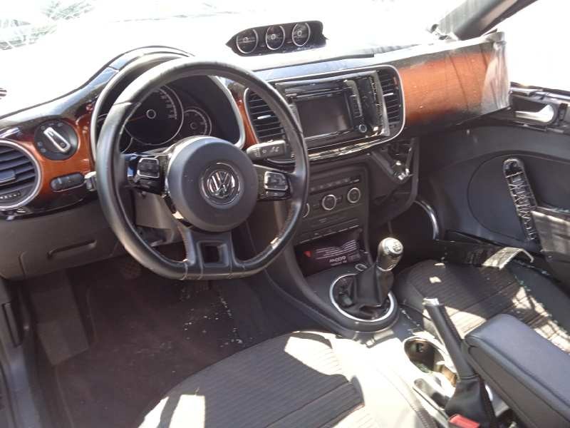 volkswagen beetle del año 2014