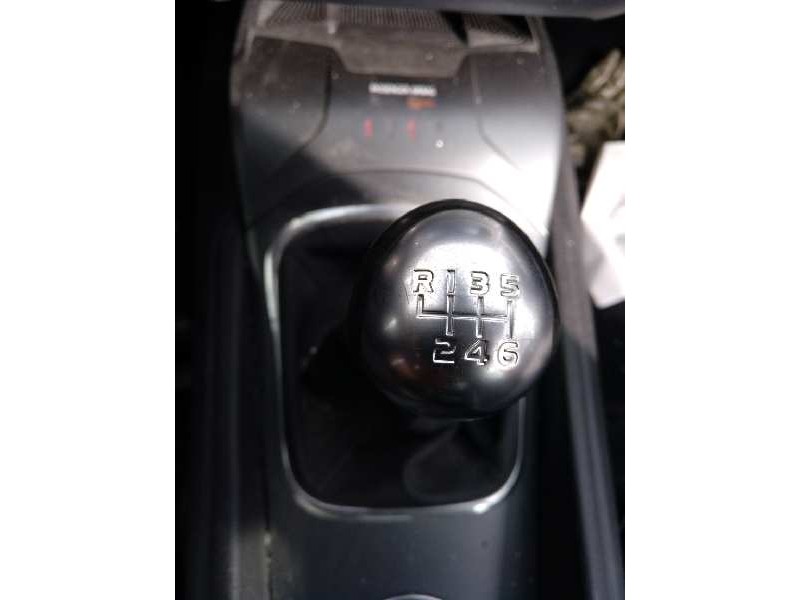 toyota avensis del año 2016