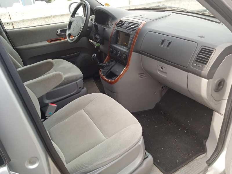 kia carnival ii del año 2005