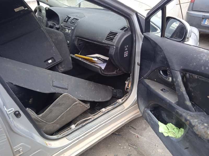 toyota avensis cross sport (t27) del año 2009