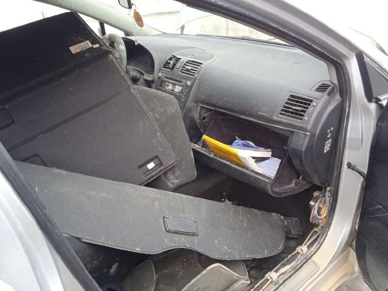 toyota avensis cross sport (t27) del año 2009