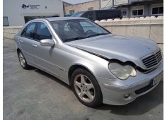 mercedes-benz clase c (w203) berlina del año 2002