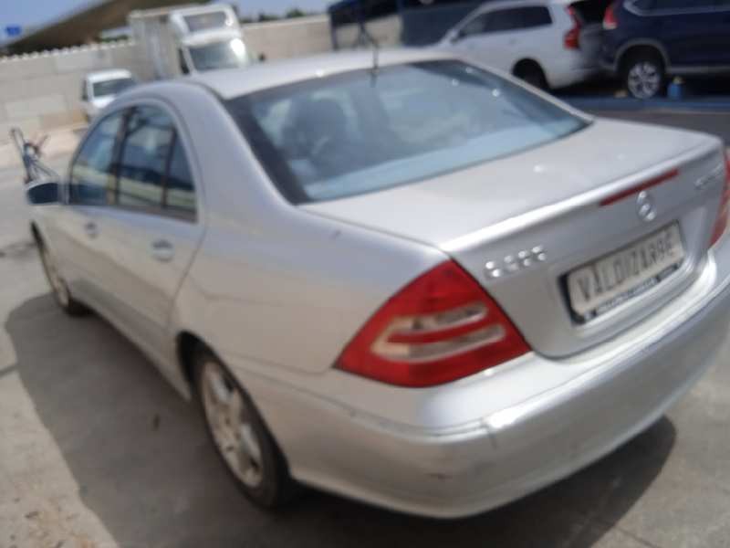 mercedes-benz clase c (w203) berlina del año 2002