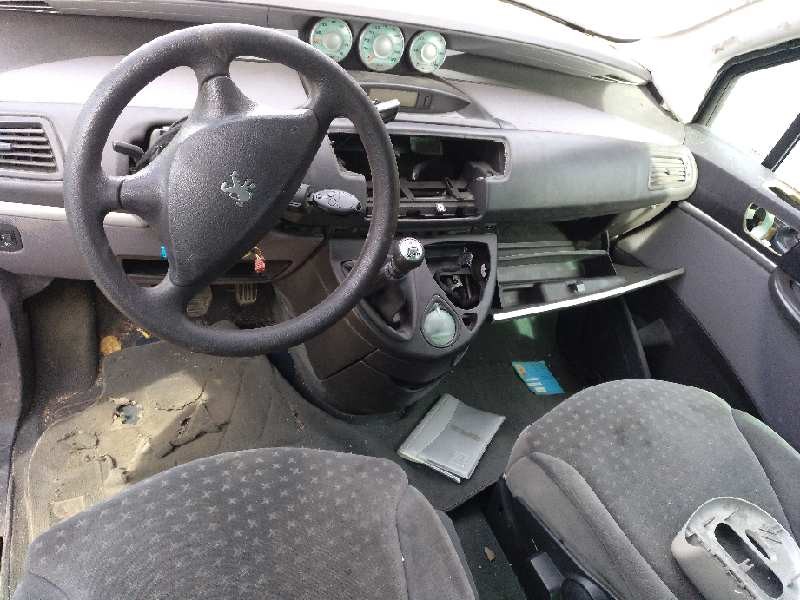 peugeot 807 del año 2003