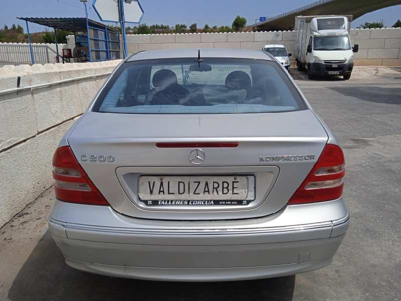 mercedes-benz clase c (w203) berlina del año 2002