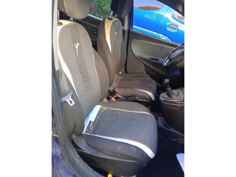 lancia ypsilon (402) del año 2015