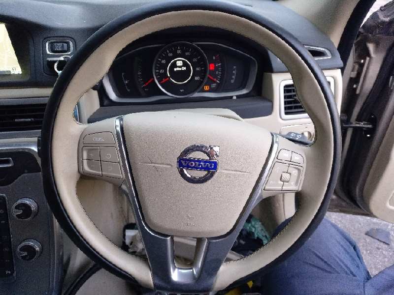 volvo v70 familiar del año 2015