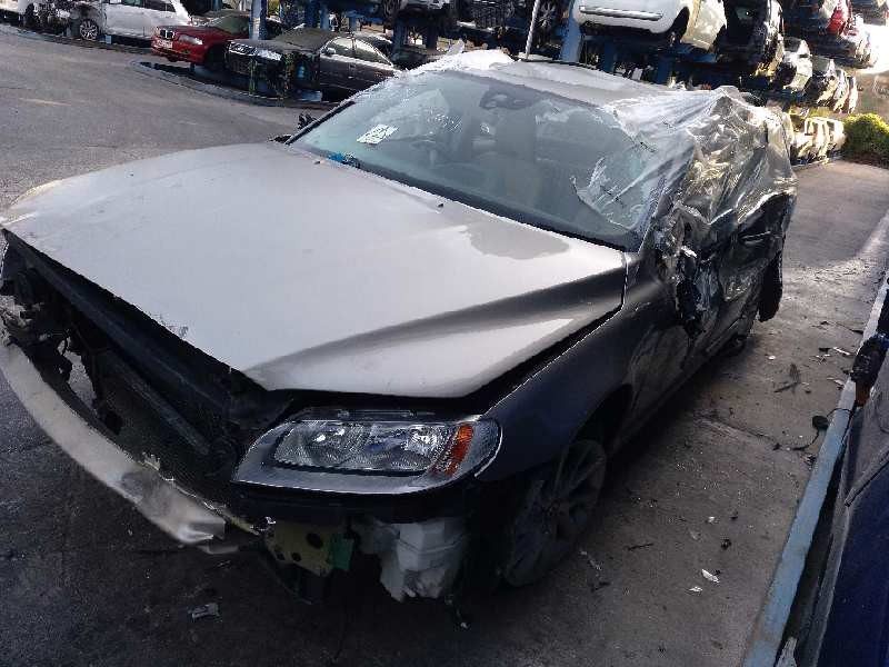 volvo v70 familiar del año 2015