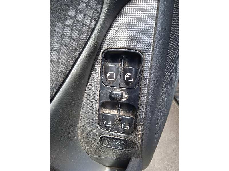 mercedes-benz clase c (w203) berlina del año 2002