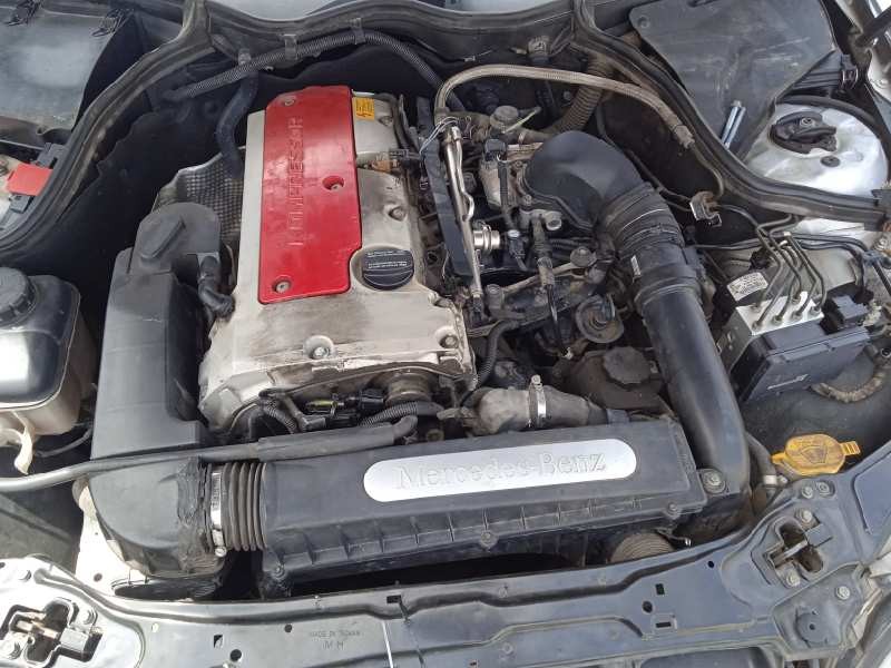 mercedes-benz clase c (w203) berlina del año 2002