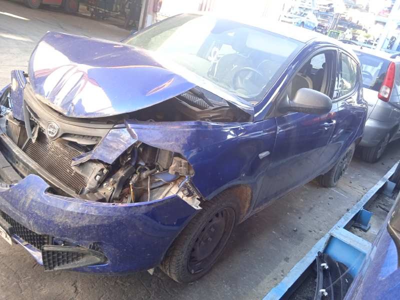 lancia ypsilon (402) del año 2015