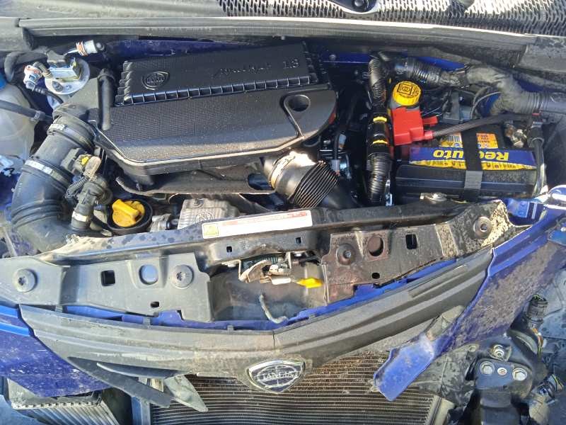 lancia ypsilon (402) del año 2015