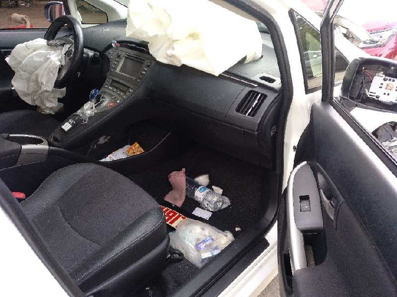 toyota prius (nhw30) del año 2013