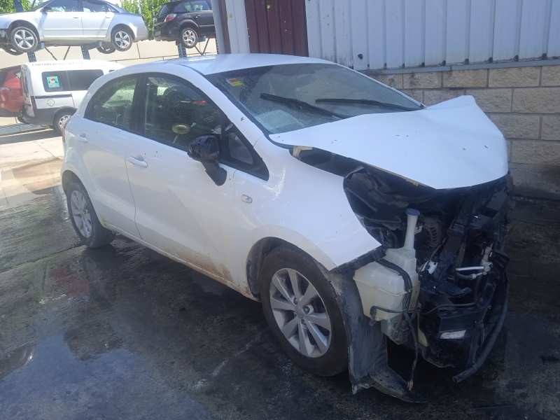 kia rio del año 2013