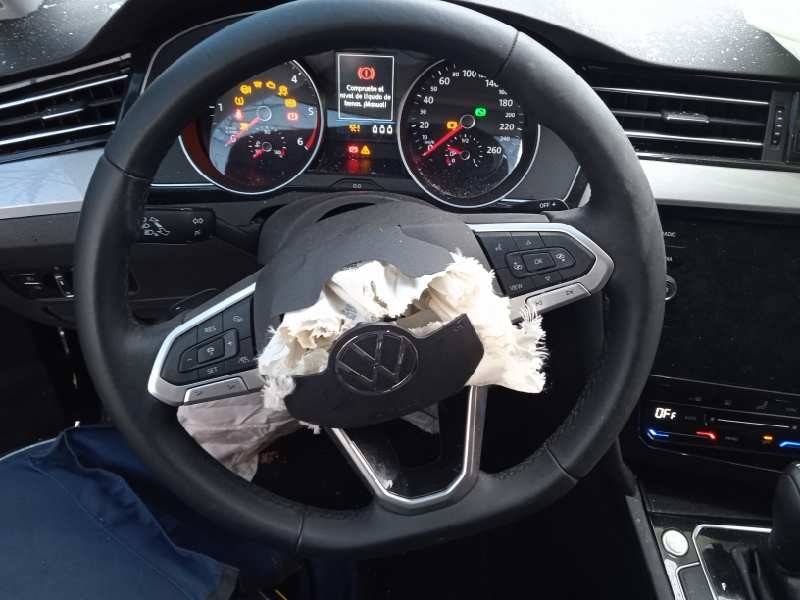 volkswagen passat variant (cb5) del año 2023