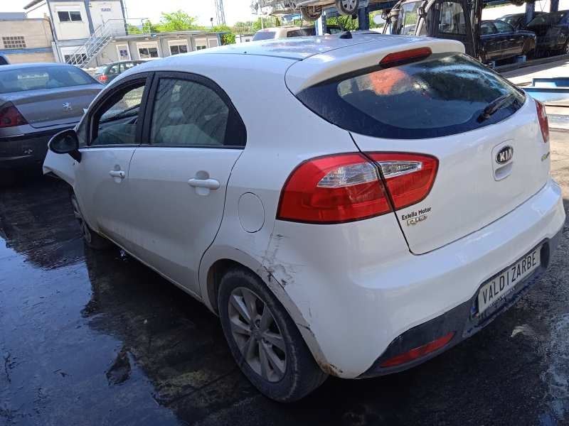 kia rio del año 2013