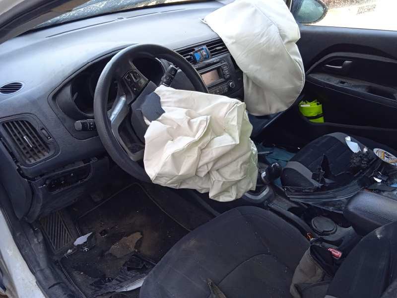 kia rio del año 2013