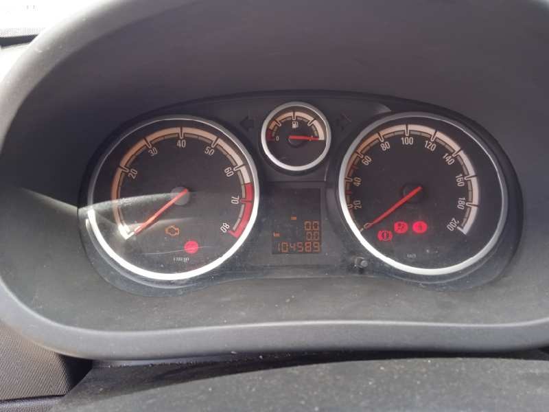 opel corsa d del año 2010