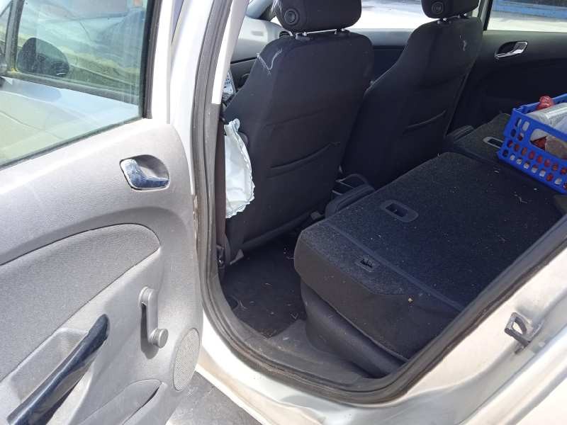 opel corsa d del año 2010