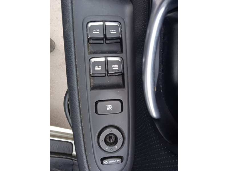 kia carens ( ) del año 2016