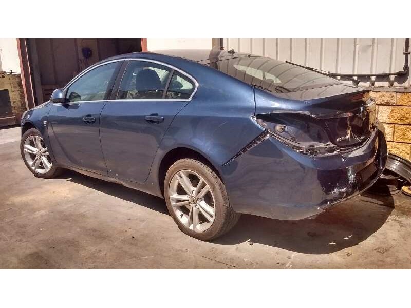 opel insignia berlina del año 2010