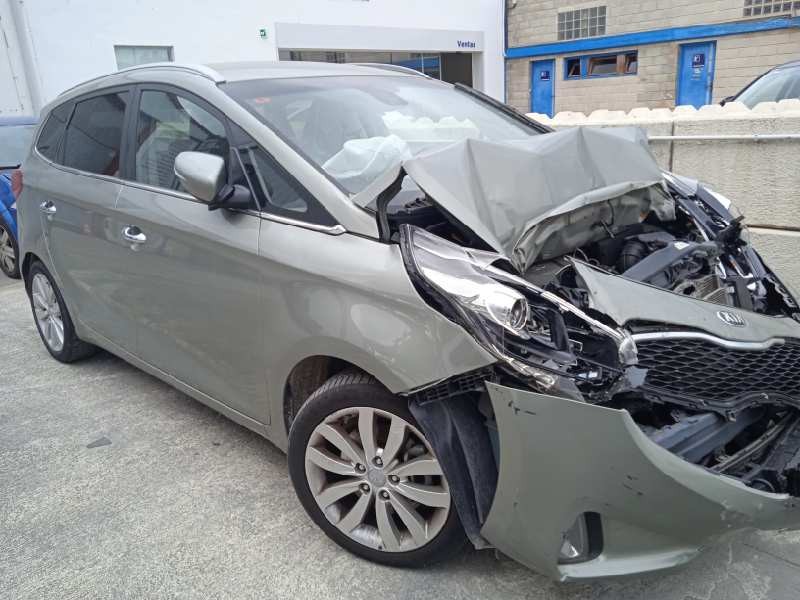 kia carens ( ) del año 2016