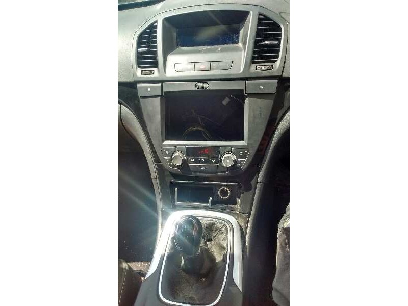 opel insignia berlina del año 2010