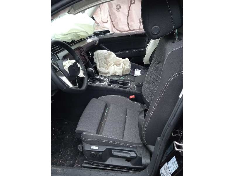 volkswagen passat variant (cb5) del año 2023