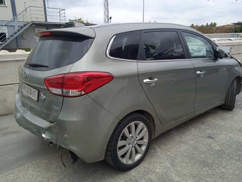 kia carens ( ) del año 2016