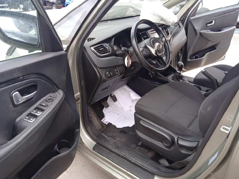 kia carens ( ) del año 2016