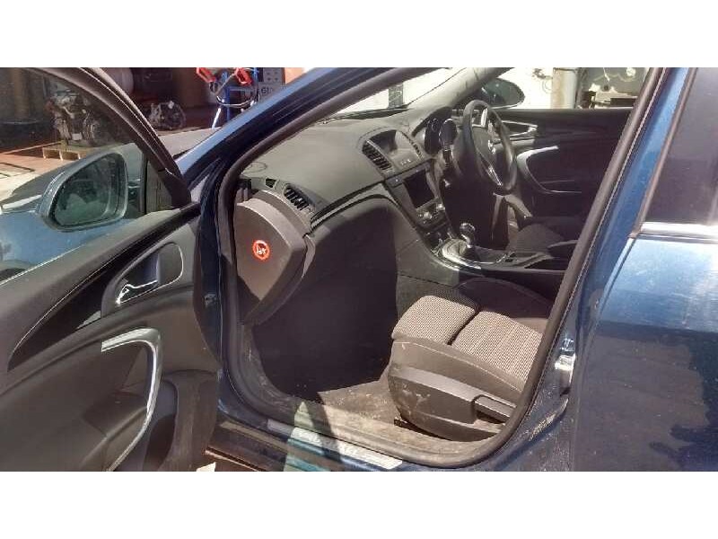 opel insignia berlina del año 2010