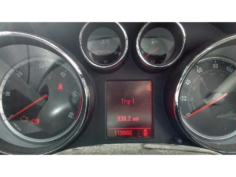 opel insignia berlina del año 2010