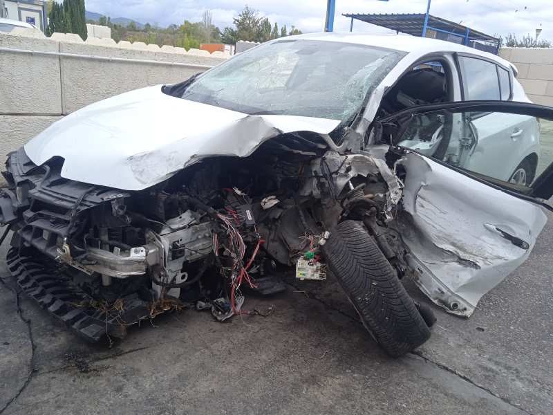 renault megane iii berlina 5 p del año 2015