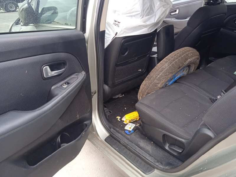 kia carens ( ) del año 2016